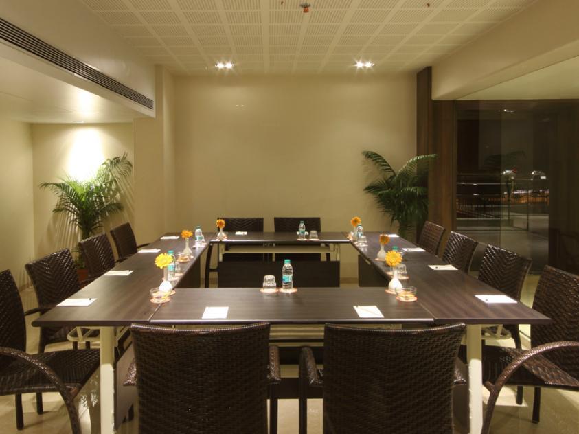 The Maharaja Business Hotel - Mumbai — Photos 1